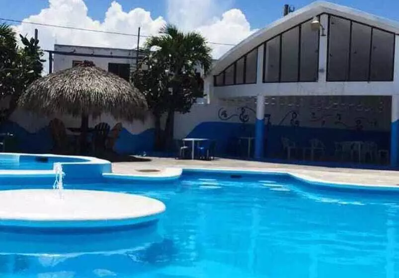 هتل Sol Azul