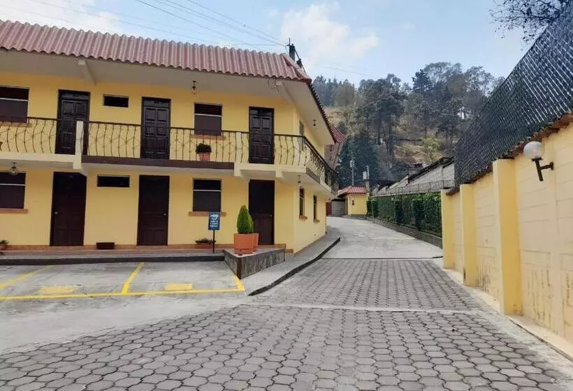 هتل Y Restaurante Villa Esmeralda