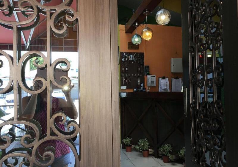 Panama House Bed & Breakfast