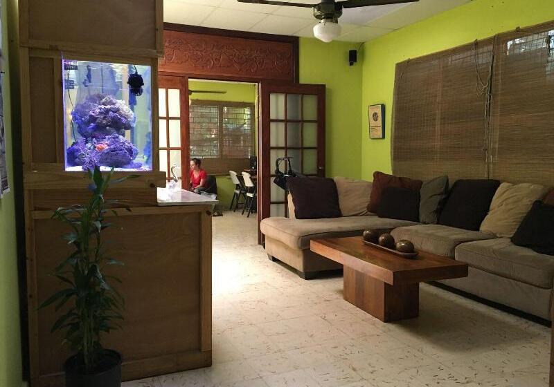 Panama House Bed & Breakfast