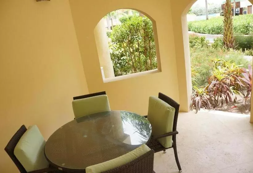 استراحتگاه The Hamilton Beach Villas & Spa