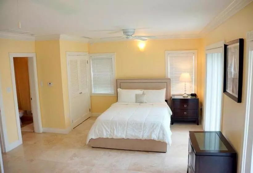 استراحتگاه The Hamilton Beach Villas & Spa