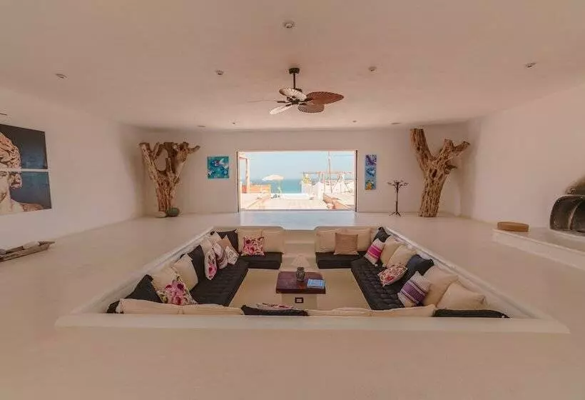 Hotelli The White Lodge