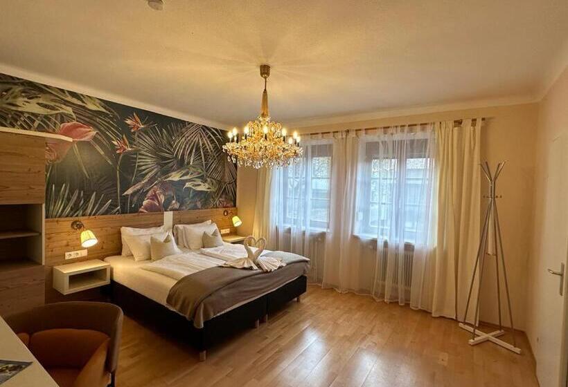 Отель Pension Amelie