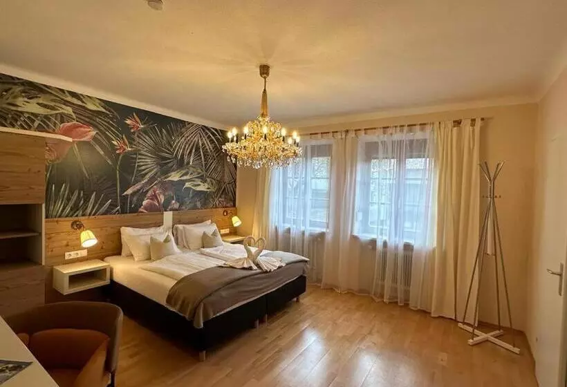 ホテル Pension Amelie