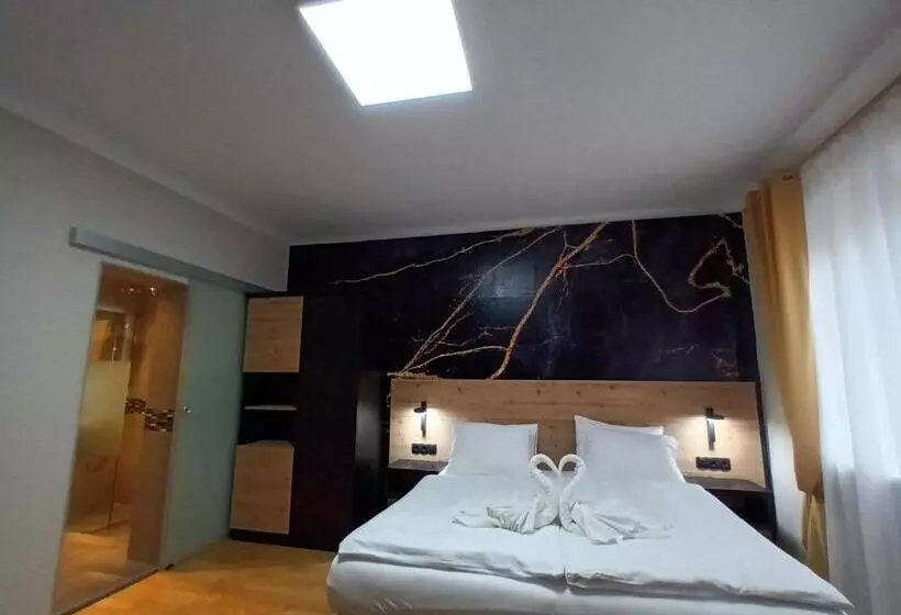 ホテル Pension Amelie