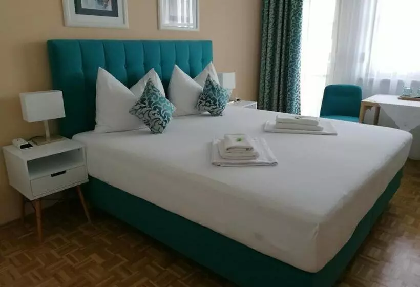 ホテル Pension Amelie