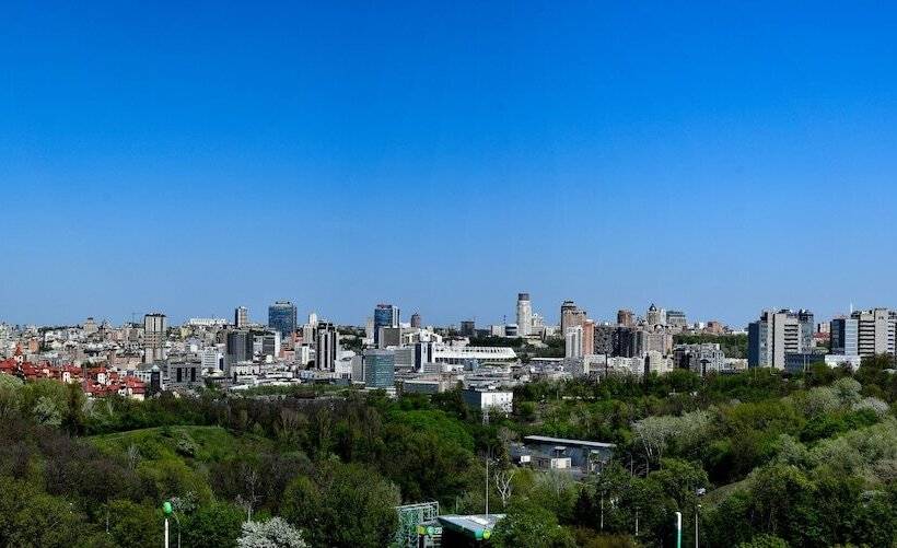 7 Sky Hotel Klinicheskaya Street