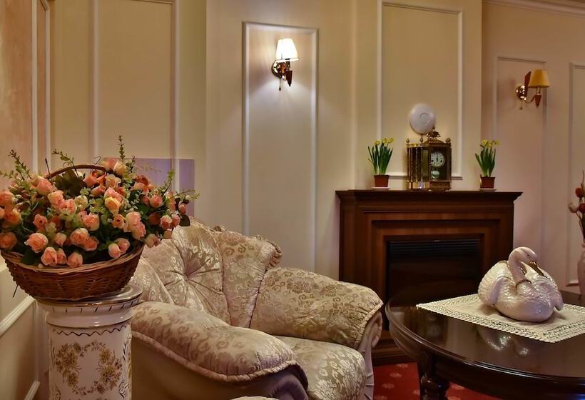 7 Sky Hotel Klinicheskaya Street