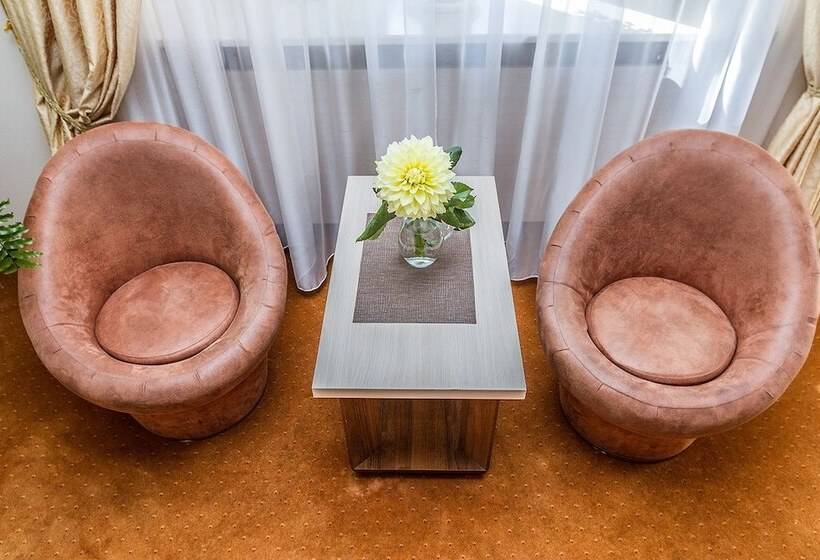 7 Sky Hotel Klinicheskaya Street