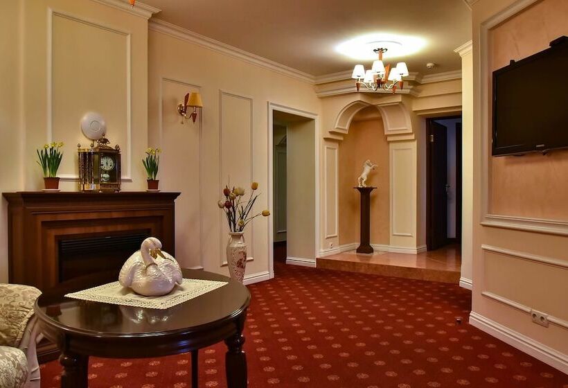 7 Sky Hotel Klinicheskaya Street