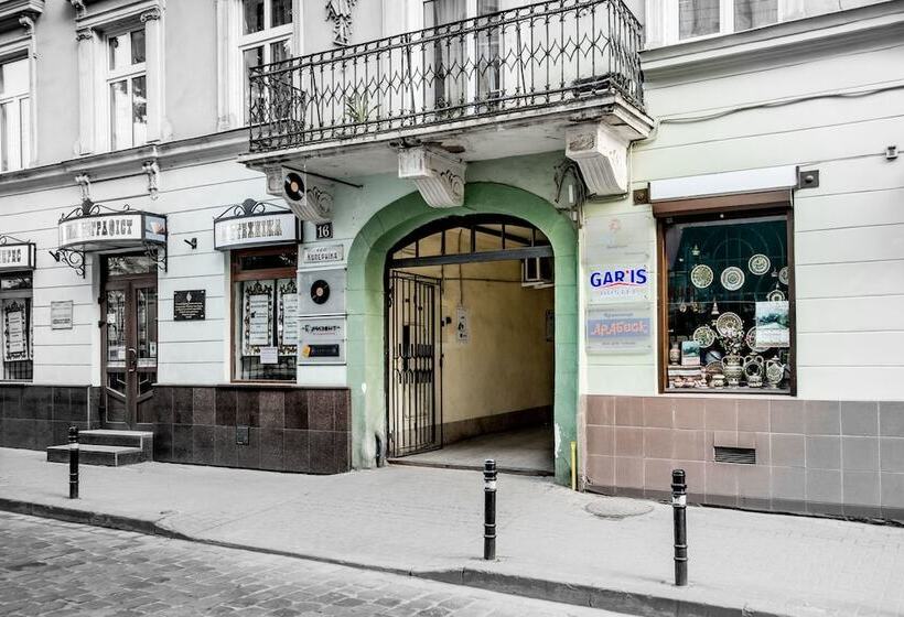 Gar'is Hostel Lviv