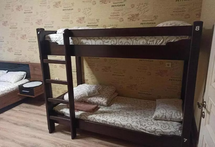 Hostel Q ,15 хв до жд вокзалу