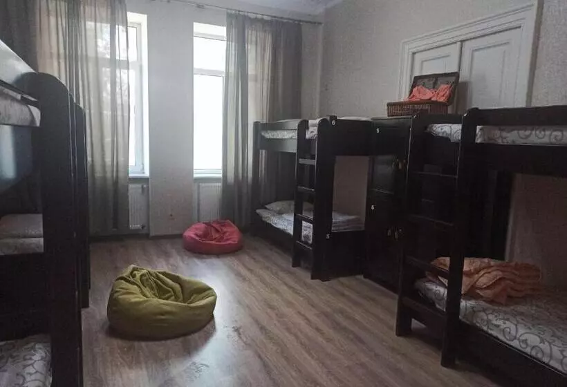 Hostel Q ,15 хв до жд вокзалу