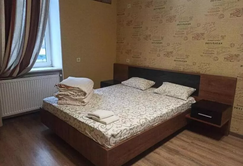 Hostel Q ,15 хв до жд вокзалу