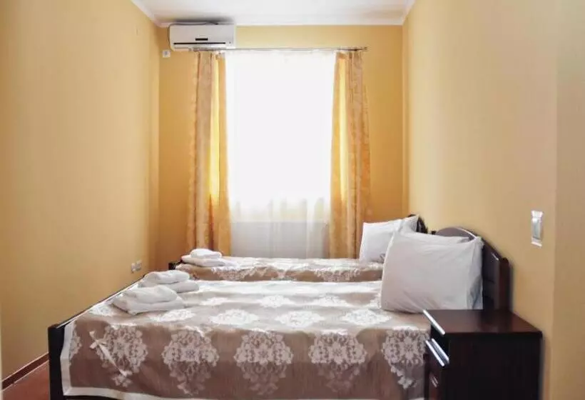 Hotel Etna