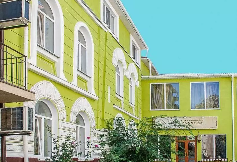 هتل Guest House De Rishelye