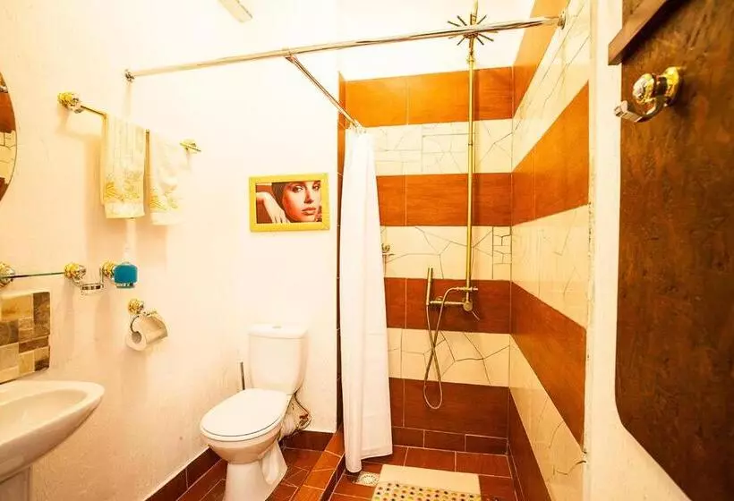 هتل Guest House De Rishelye