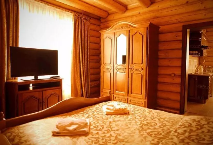 هتل Oasis Karpat