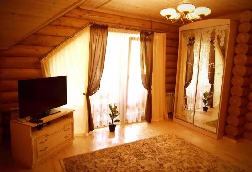 هتل Oasis Karpat