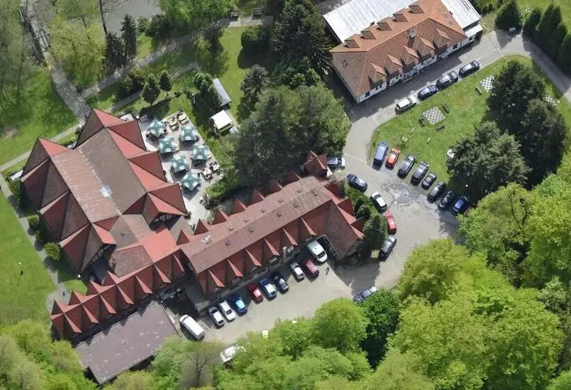 ユースホステル Konopiště Nová Myslivna