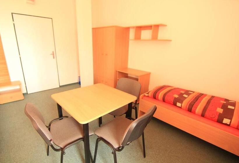 هاستل Ubytovani Rico