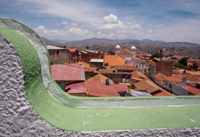 تختخواب و صبحانه Bella Vista El Tronco