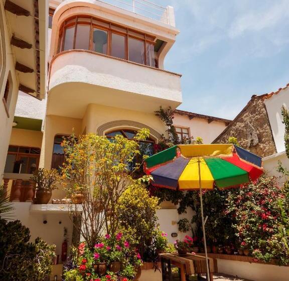 تختخواب و صبحانه Bella Vista El Tronco