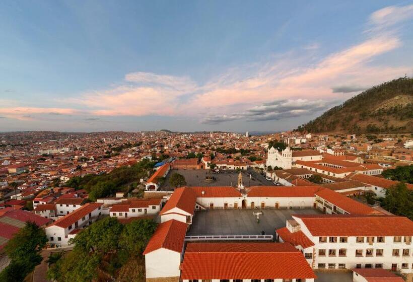 تختخواب و صبحانه Bella Vista El Tronco