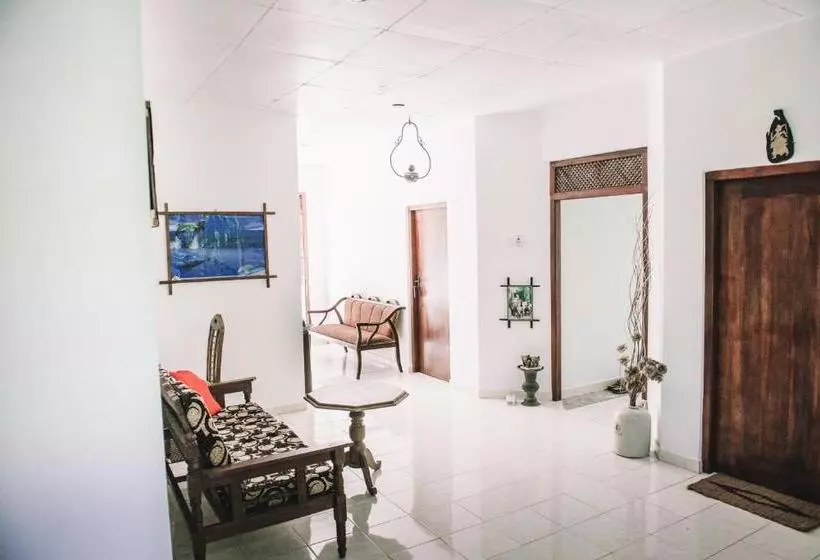 Aamiaismajoitus (B&B) Kadolana Guest House