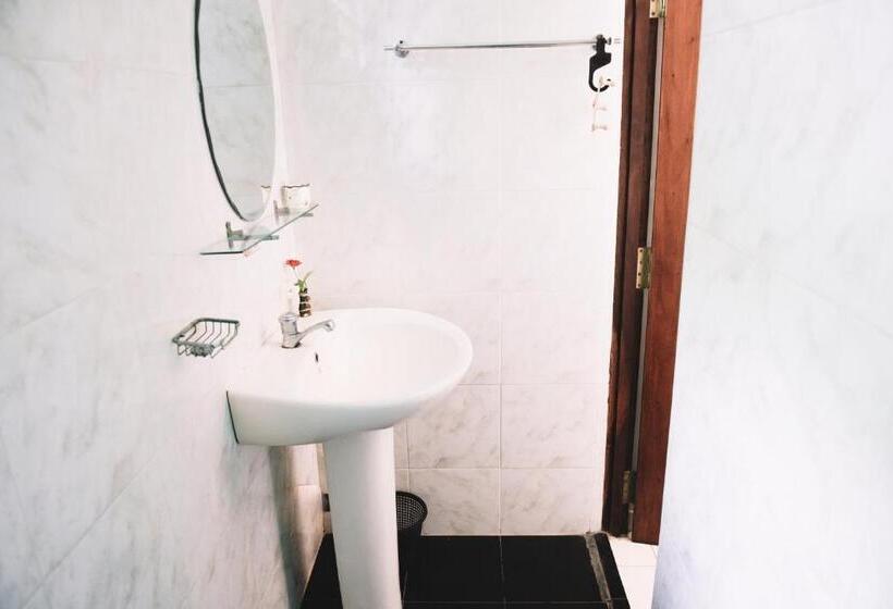 ベッドアンドブレックファースト Kadolana Guest House