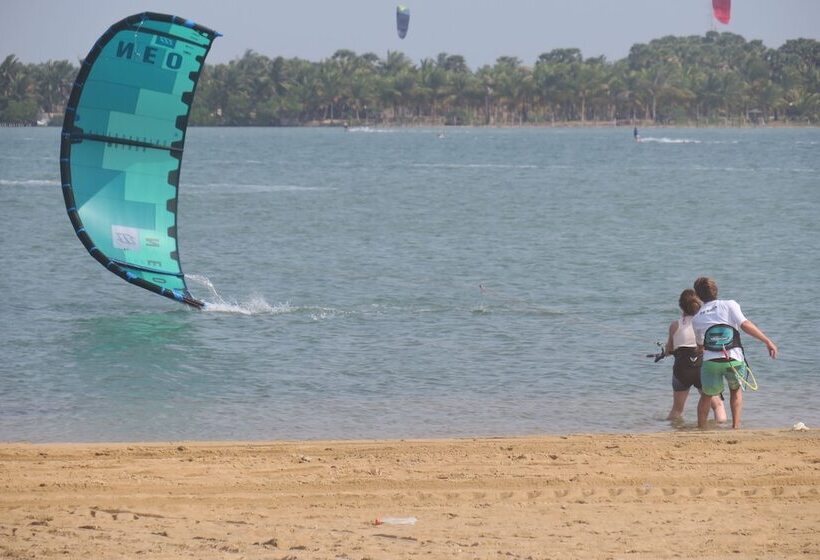 De Silva Wind Resort Kalpitiya  Kitesurfing School Sri Lanka