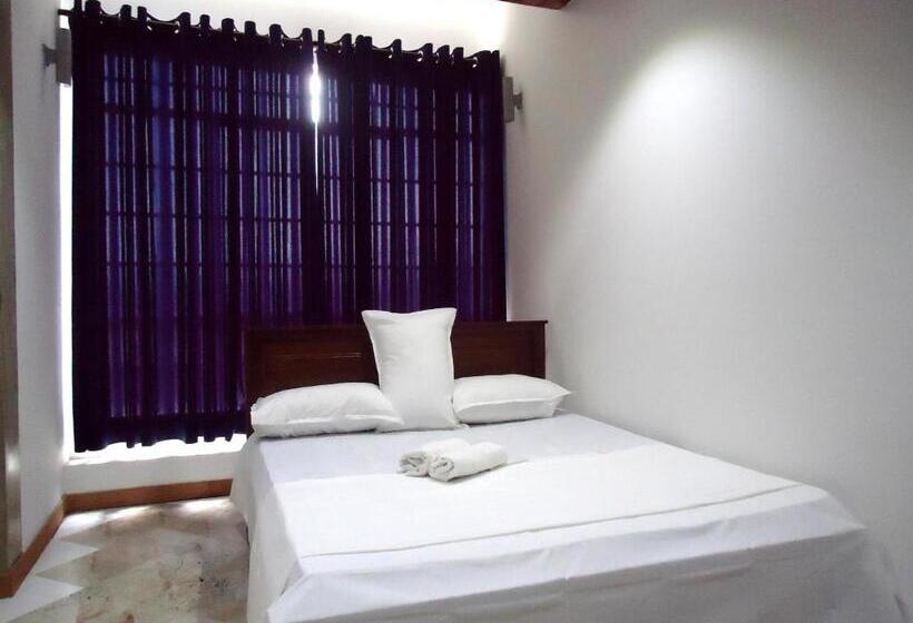 Hotelli Elegance Range Resort