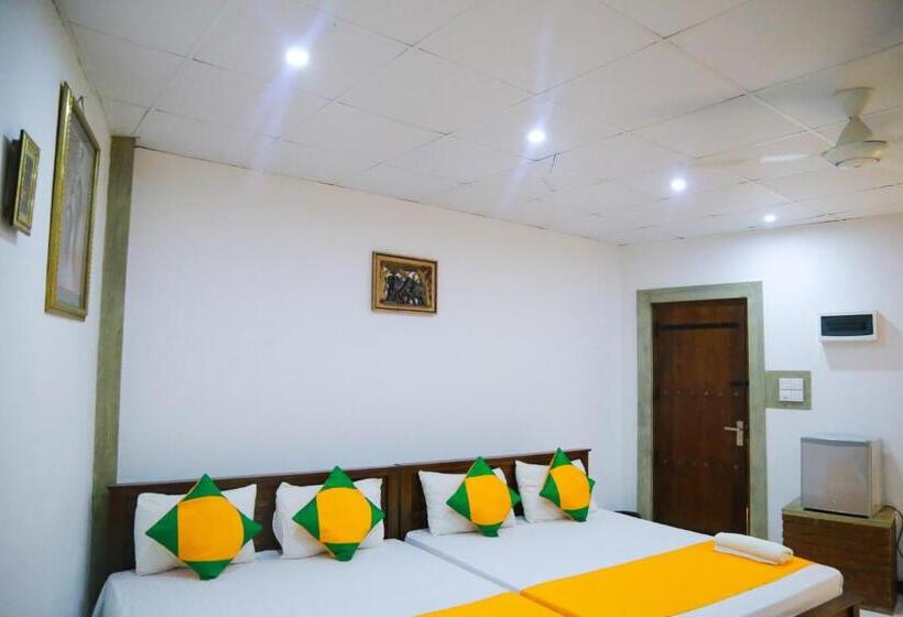 Hotelli Elegance Range Resort