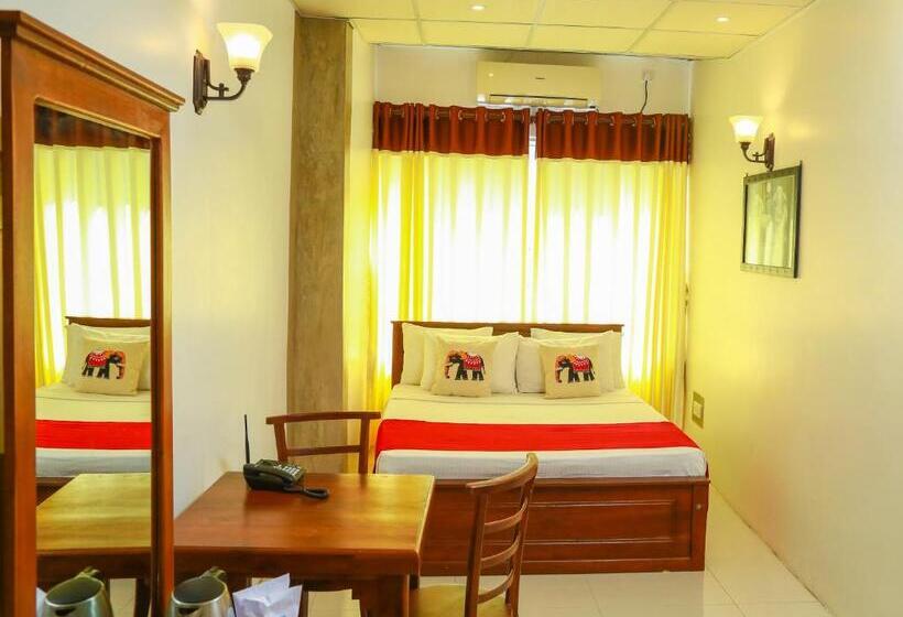 Hotelli Elegance Range Resort