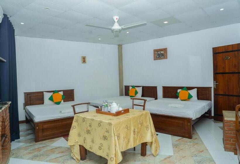 Hotelli Elegance Range Resort