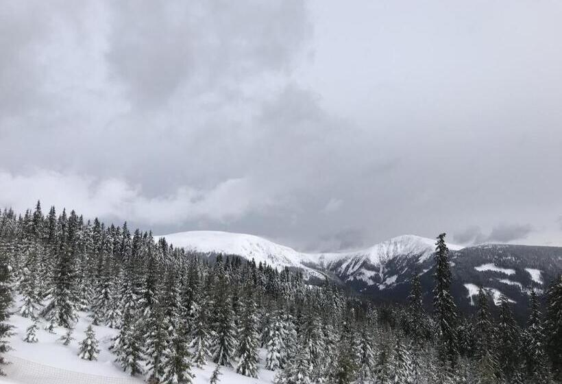 בית מלון כפרי Hvezda