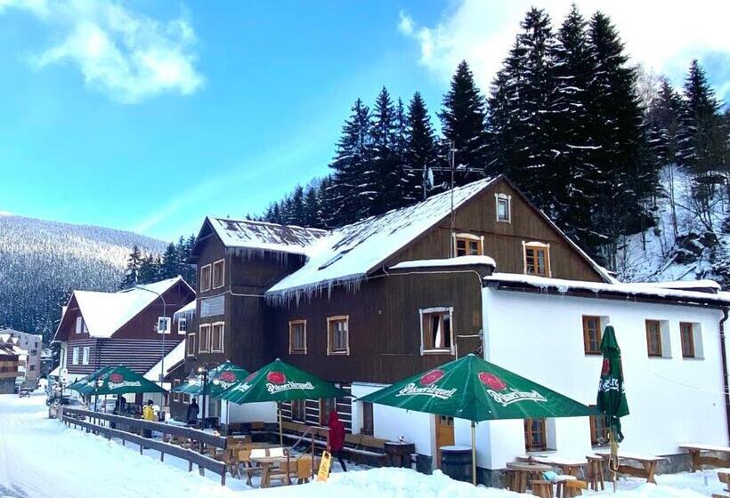 בית מלון כפרי Hvezda