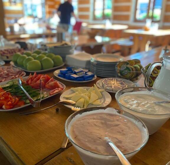 בית מלון כפרי Hvezda