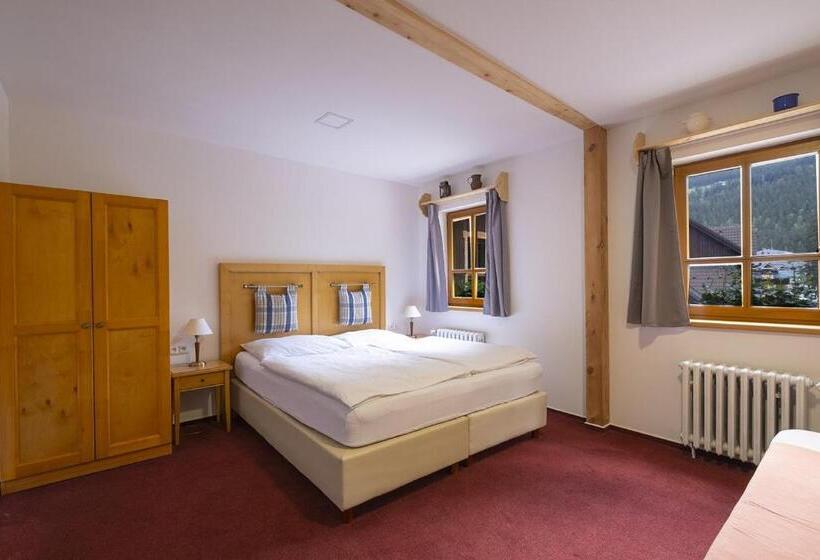 בית מלון כפרי Hvezda