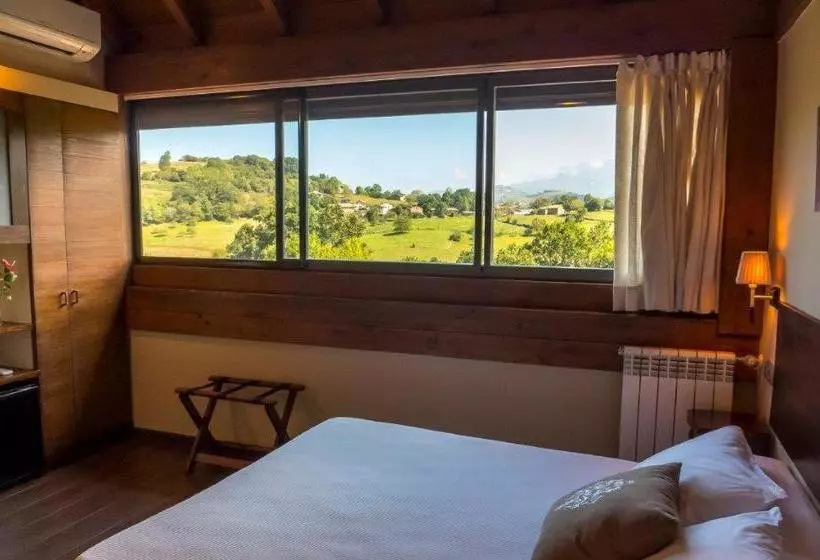 هتل La Casona De Abamia