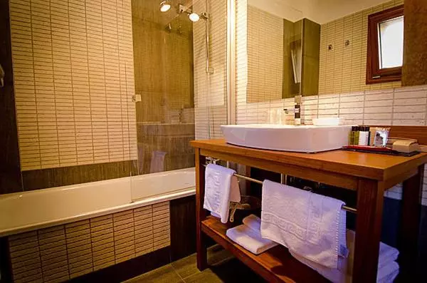 هتل La Casona De Abamia
