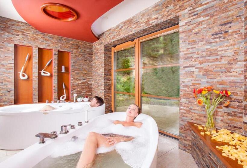 Hotel Lázně Kostelec