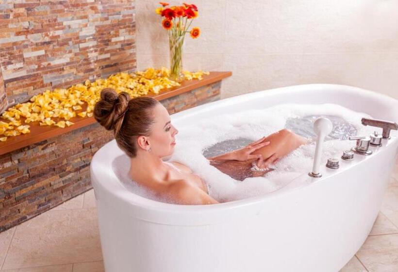 Hotel Lázně Kostelec