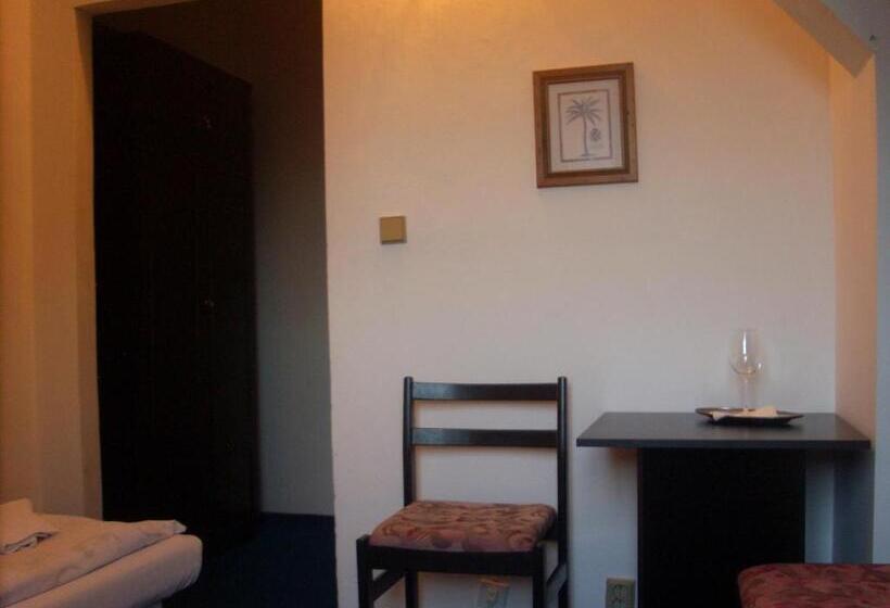 בית מלון כפרי Parkán