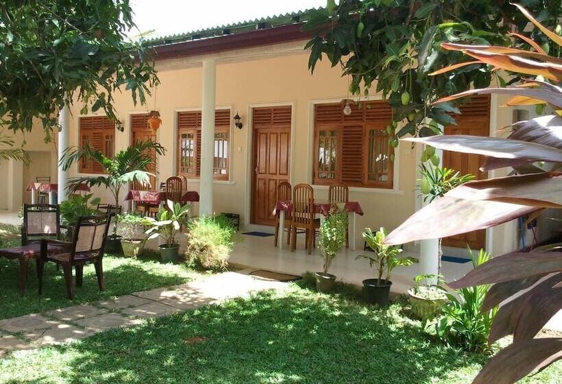 ホテル Tissa Resort