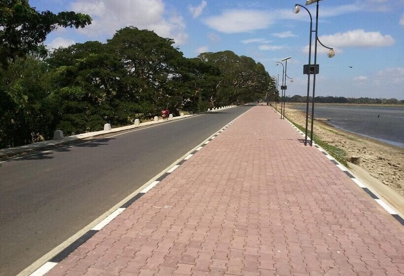 ホテル Tissa Resort