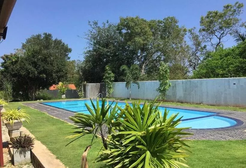 Saman Resort