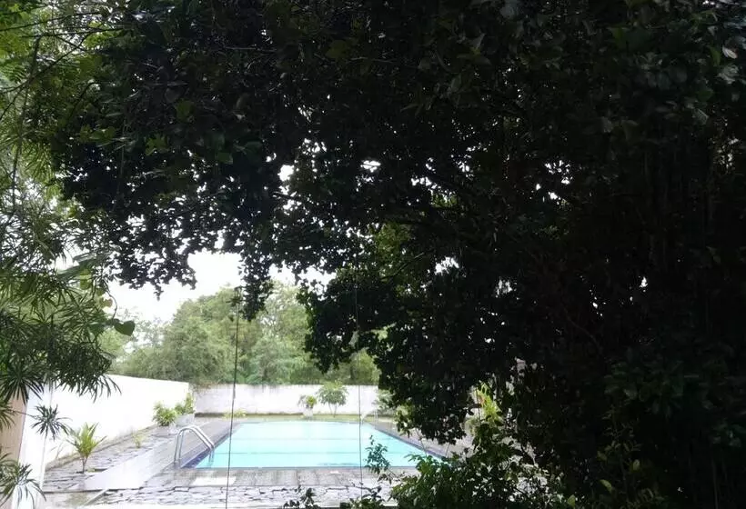 Saman Resort