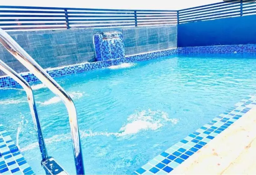 ホテル Mangal Residency Rooftop Pool